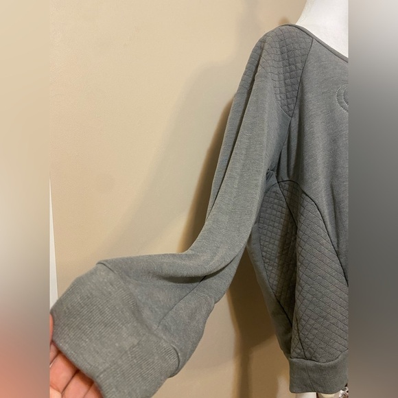 Rebel Wilson For Torrid Quilted Sweatshirt Gray women’s size 3X - Picture 4 of 10